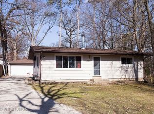 8902 Pine Ave, Wonder Lake, IL 60097