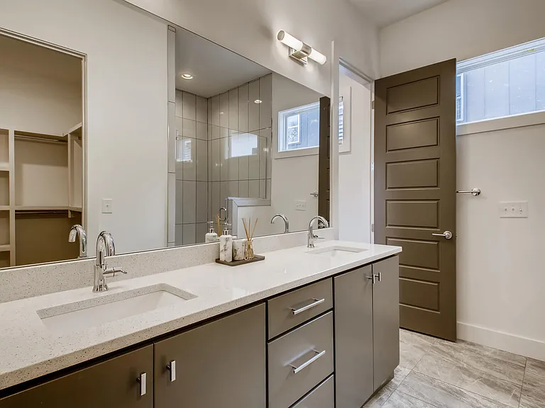 2708C Larmon Dr — Photo 15