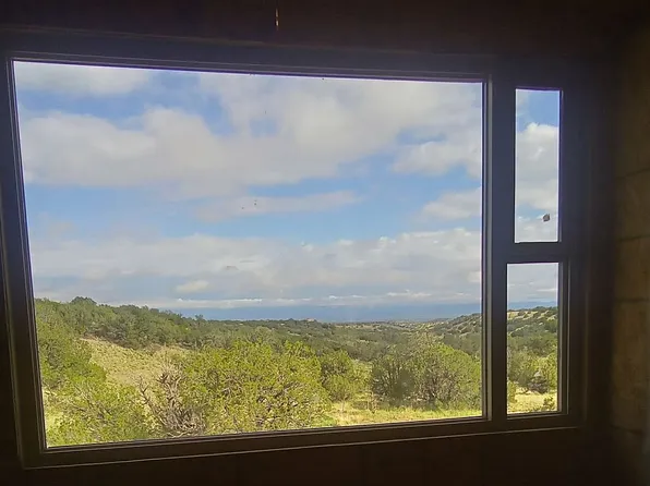 58 Trigg Trl, Cerrillos, NM 87010