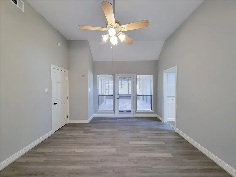11614 Taos Ln — Photo 35