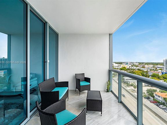 3rd image of 601 NE 36th St APT 1103