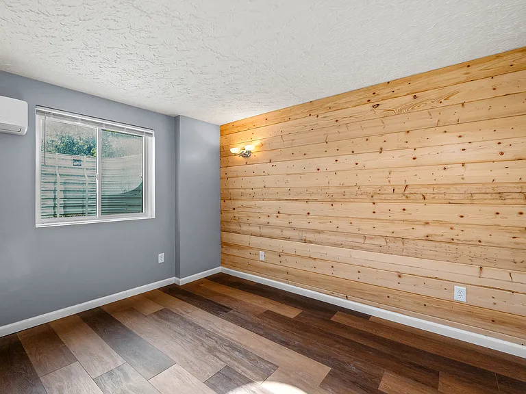 Cedar Dr — Photo 10