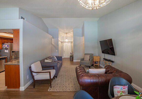 4th image of 2217 Pepper Dr