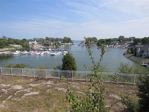 2nd image of 3826 E Baycliffs Dr