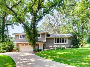 16534 Canterbury Dr, Minnetonka, MN 55345