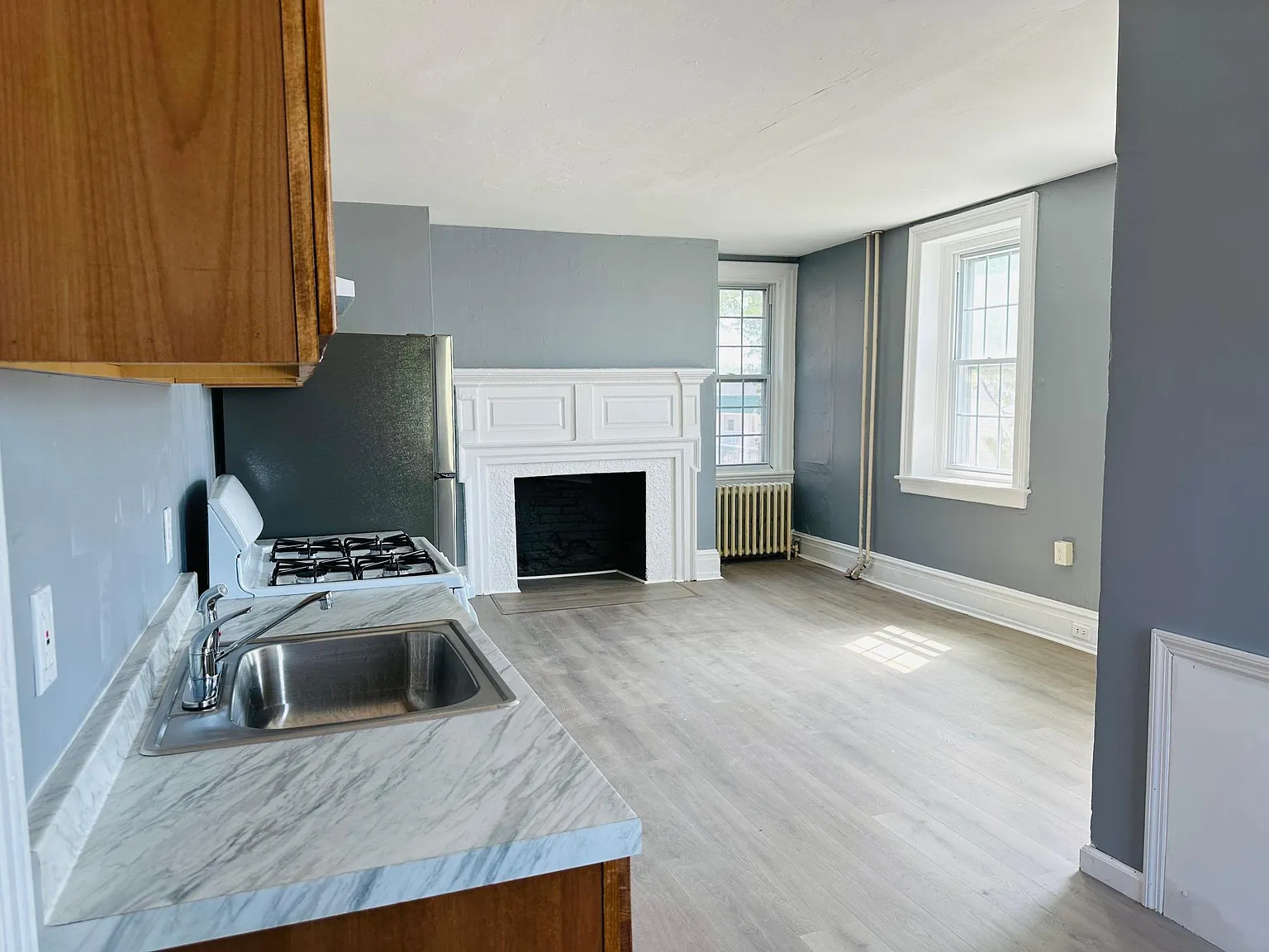 3 bed, 1.5 bath, 1500 sqft, $2,000 — Photo 2