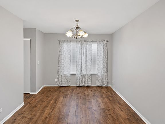 5th image of 2129 N Green Valley Ln