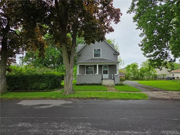 121 Fredericka St, North Tonawanda, NY 14120