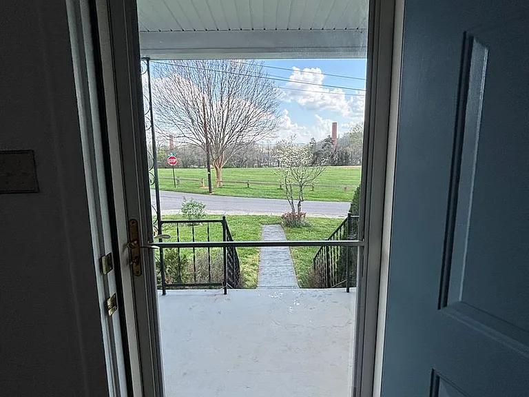 950 Morgan Ave SE — Photo 35