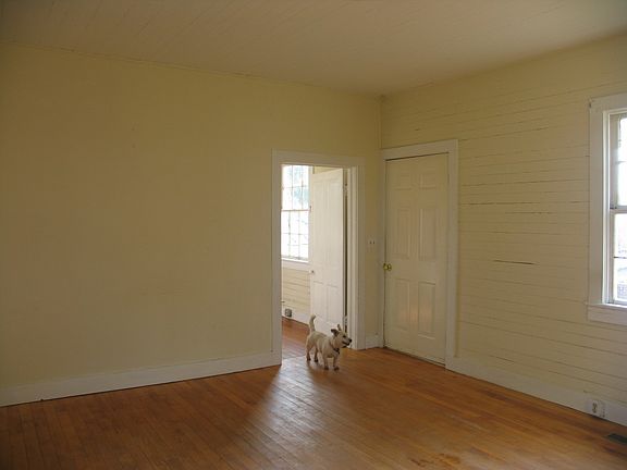 3rd image of 7790 Fairview Farm Rd