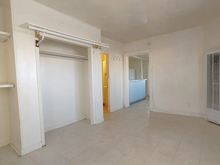 1031 Sunset Rd SW — Photo 4