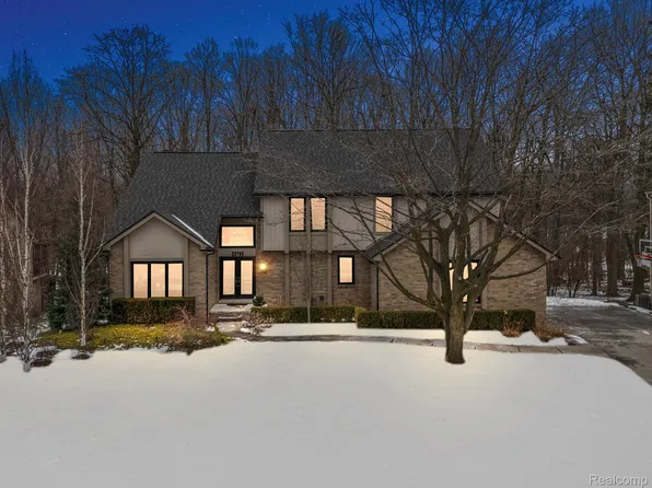 38765 Horton Dr, Farmington Hills, MI 48331