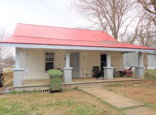 504 3rd St, Lawrenceburg, TN 38464