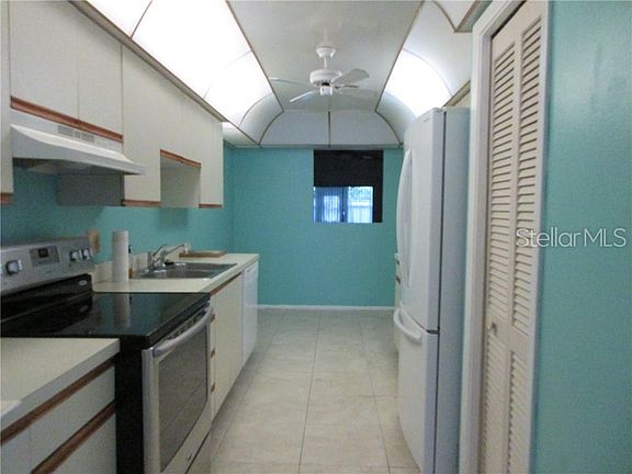 4th image of 1306 Golfview Dr