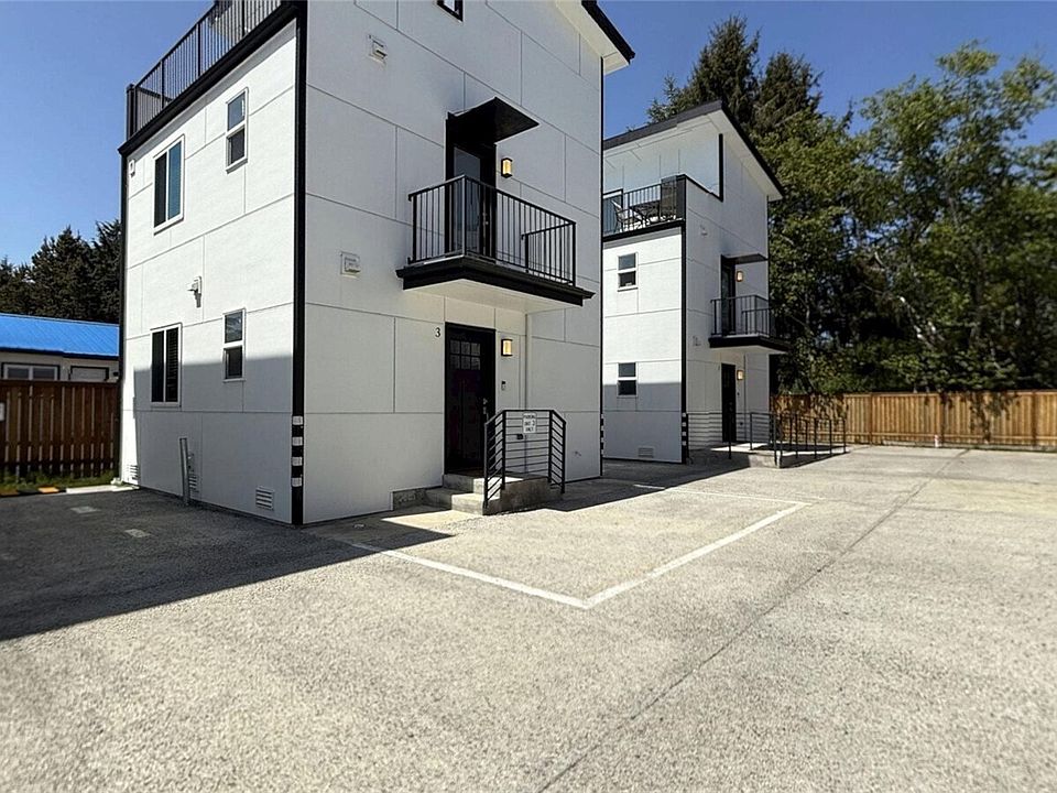 1st image of 890 Magellan Avenue NE #3