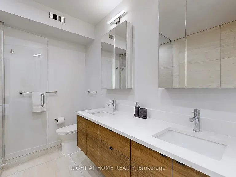 798 Dovercourt Rd #2 — Photo 11