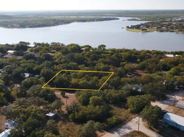 6908 Clover Leaf Dr, Brownwood, TX 76801