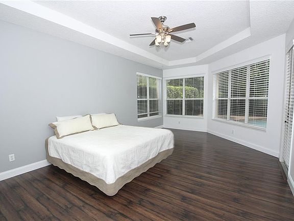 3rd image of 3262 Oakmont Ter