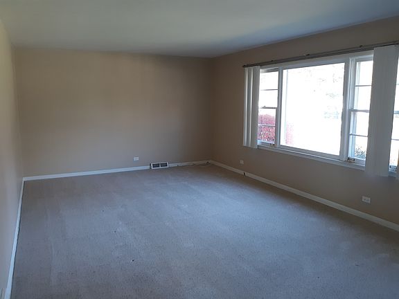 2nd image of 319 E Wilson Ave