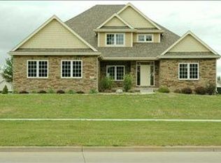 8925 NW Newgate Dr, Johnston, IA 50131