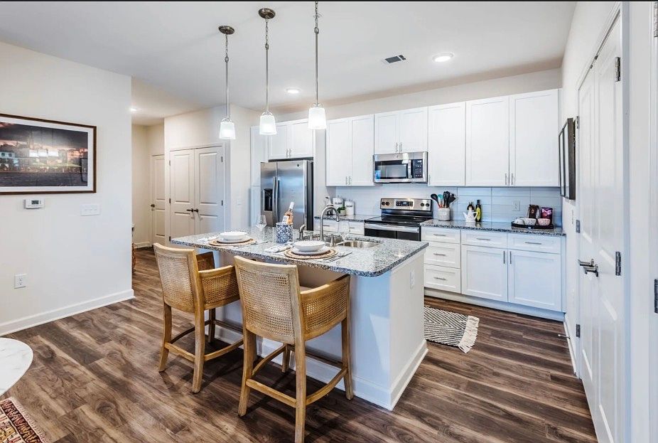 1st image of 7470 Cordoba Cir APT 206