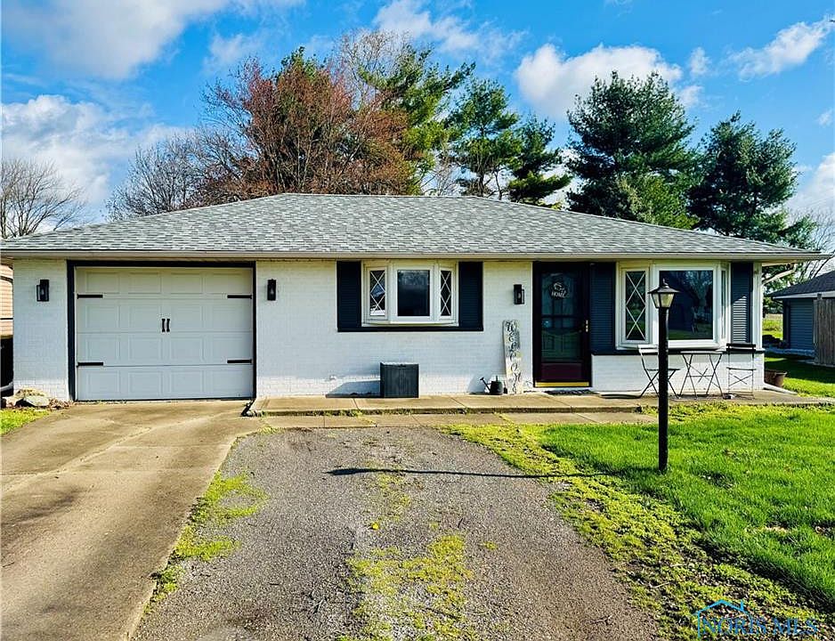 1st image of 502 Maple Lane Dr