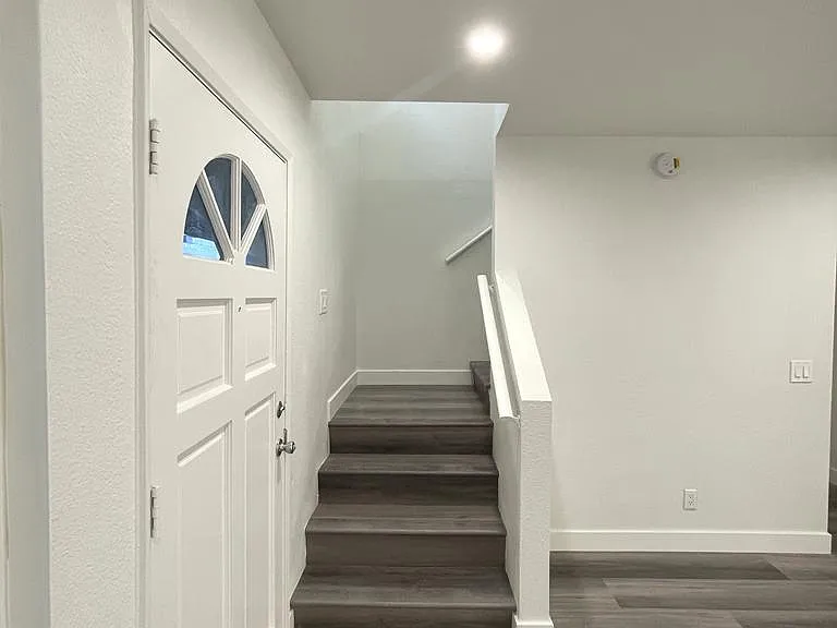 8828 Burnet Ave #8 — Photo 12