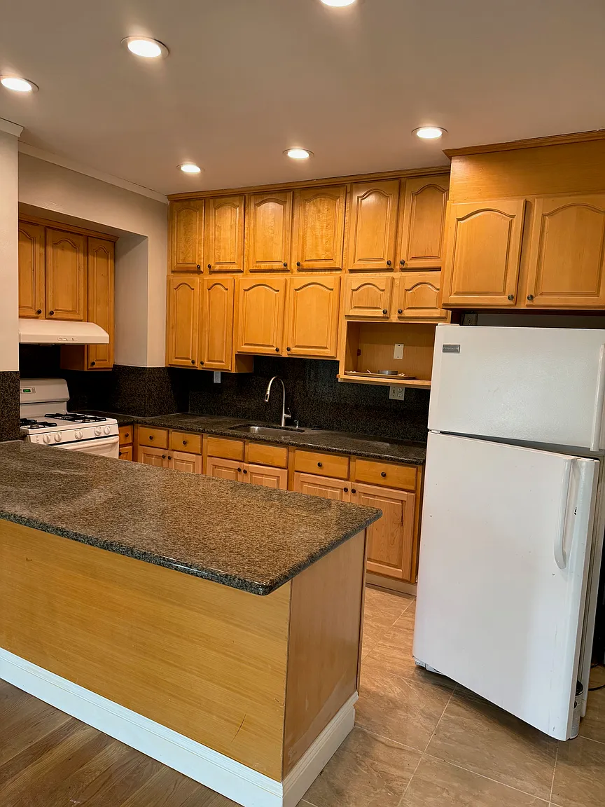 1517 Macarthur Blvd APT 7 photo 1