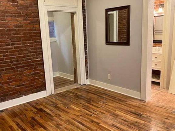 5th image of 109 W Ormsby Ave #5