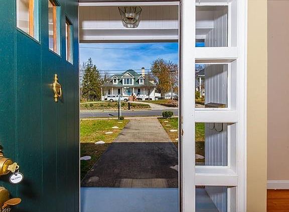 4th image of 223 Probart St