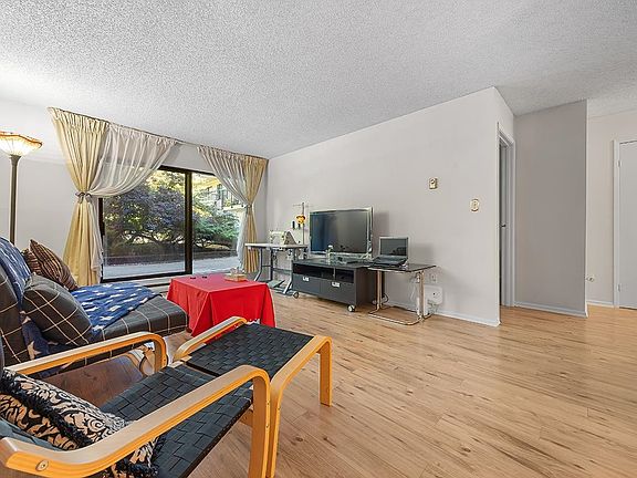 4th image of 8231 Granville Ave #109
