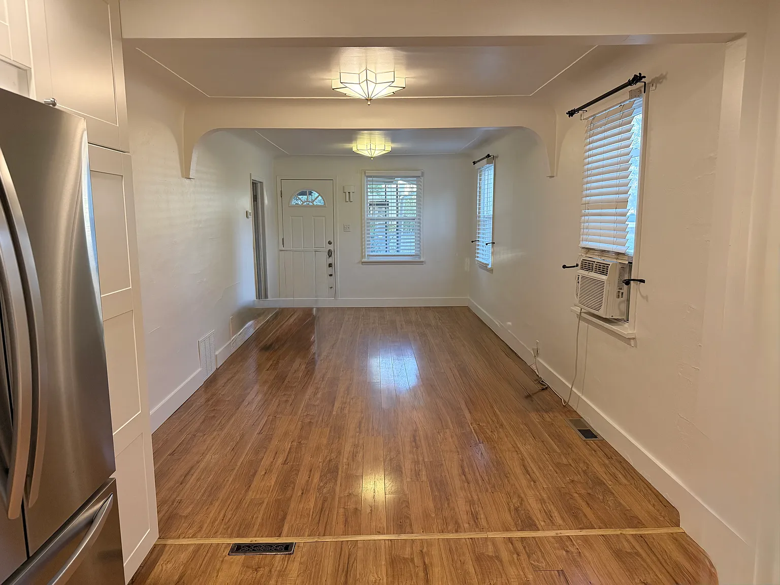3 bed, 1050 sqft, $2,700 — Photo 4