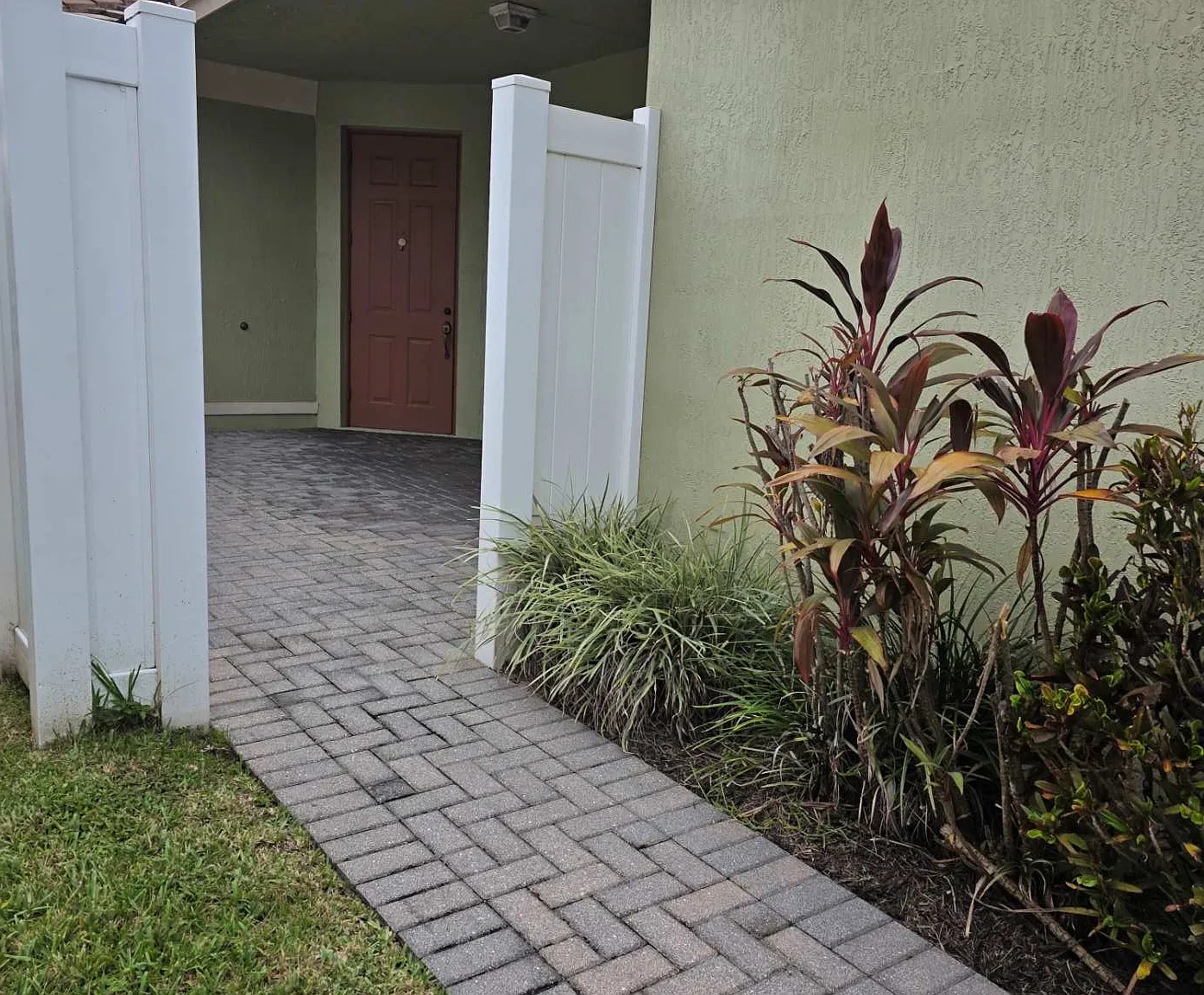 3 bed, 1657 sqft, $2,695 — Photo 3