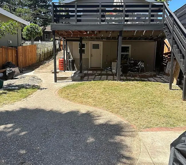 2221 Tacoma Ave — Photo 2
