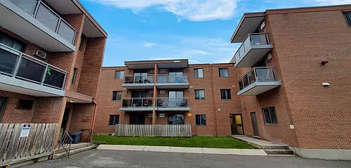 40 Front St N Photo 1