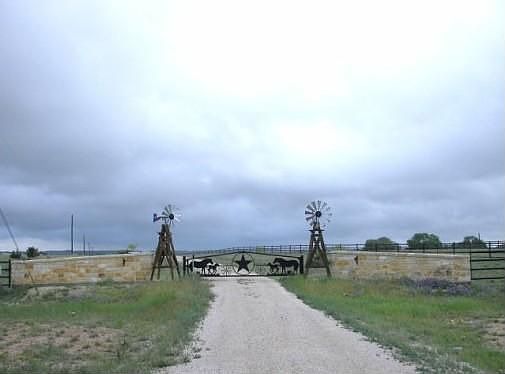 2nd image of 2130 W Fm 580