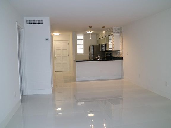 Living & Kitchen
