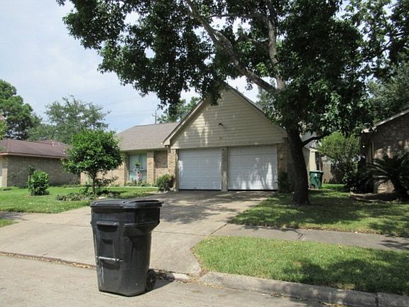 2nd image of 3803 Finchley Dr