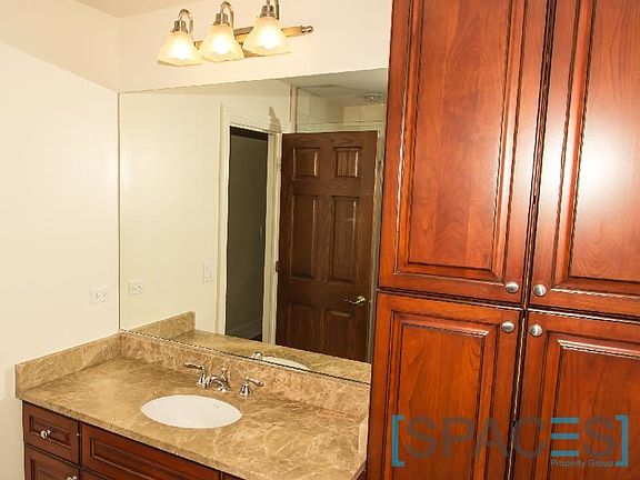 5th image of 3553 N Southport Ave APT 2