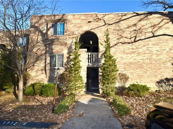 1712 E 97th St APT B, Kansas City, MO 64131