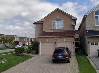 7327 Black Walnut Trl, Mississauga, ON L5N 7M3
