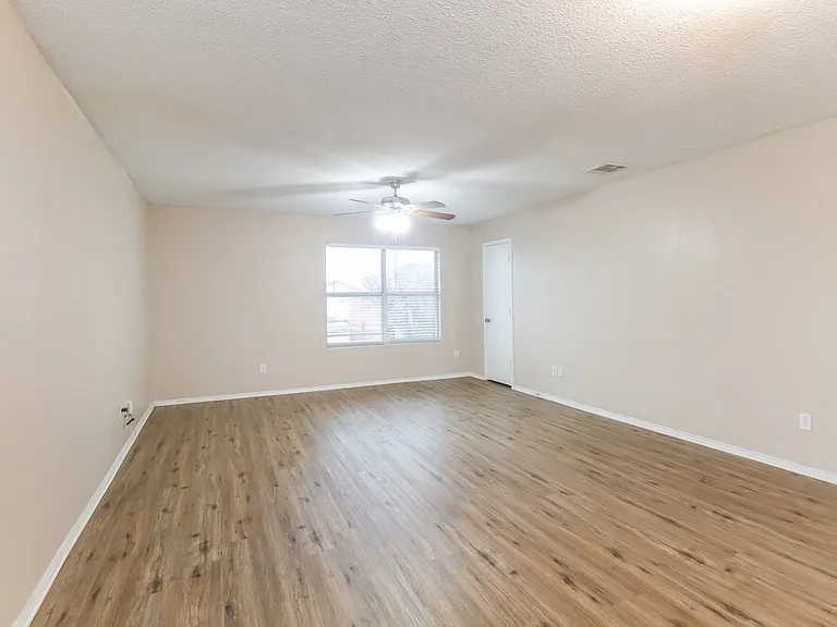 317 Blairwood Dr — Photo 15