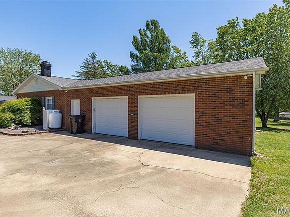 5th image of 114 Fairlane Dr