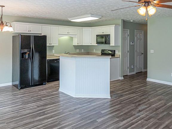 3rd image of 2707 Dotti Dr