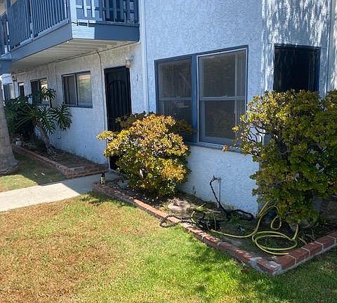 2nd image of 445 E Scott St APT 1