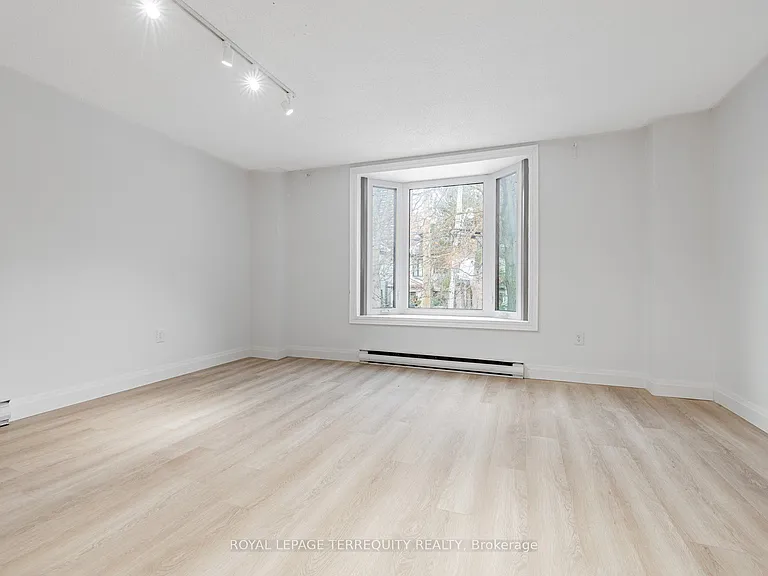 41 Summerhill Ave #2 — Photo 18