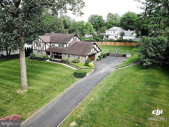 2nd image of 3665 Marquis Ln
