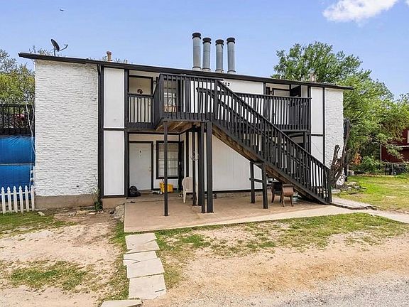 3rd image of 302 Hedgewood Dr