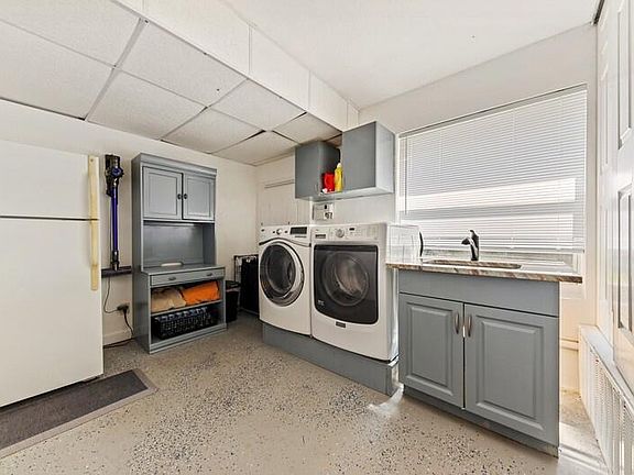 5th image of 3775 Torres Cir