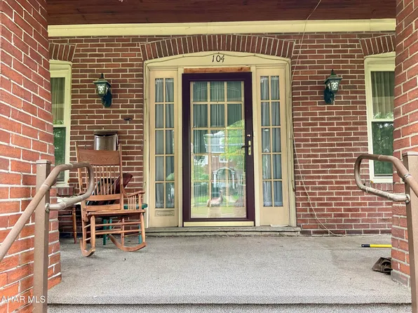 104 Aldrich Ave, Altoona, PA 16602